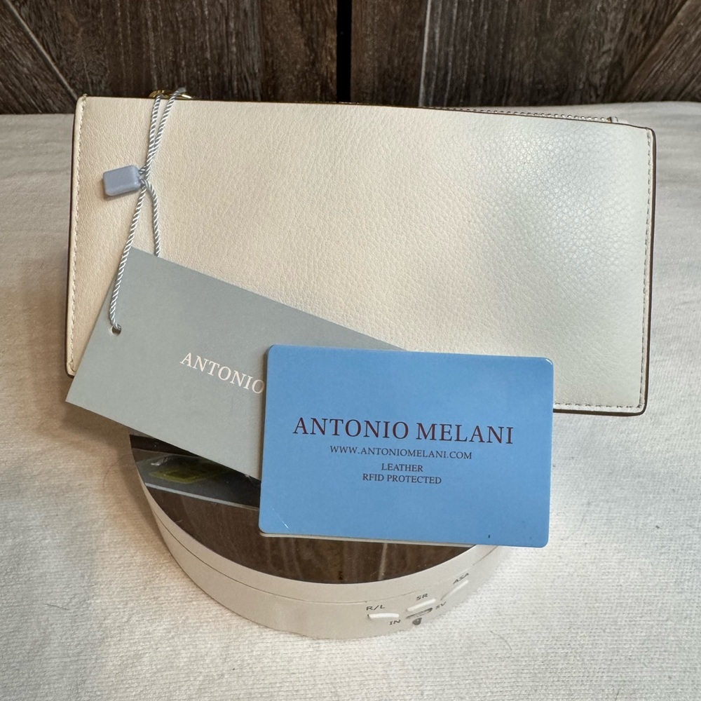 ANTONIO MELANI Off-White Leather Wallet NWT